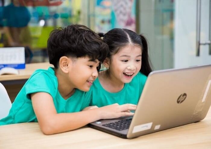 Chuẩn bị tốt thiết bị cho bé học tiếng Anh online